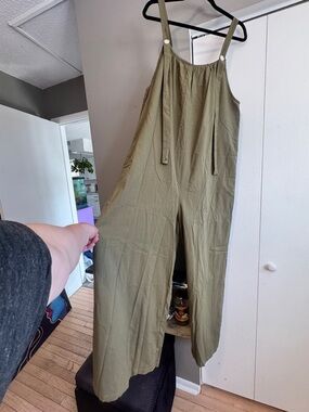 ✨ Boutique Olive Cotton Wide Leg Jumpsuit | Adjustable Straps Boho Romper L